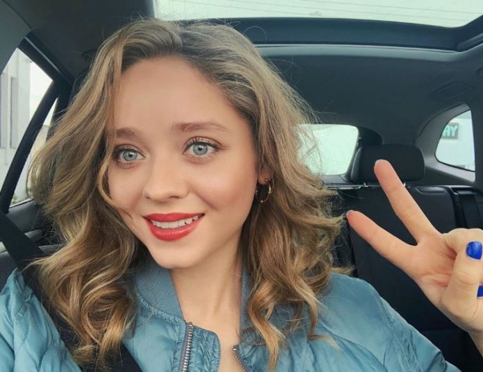 Madeleine Arthur Birthday, Real Name, Age, Weight, Height 