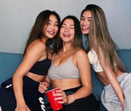 Ellerie Marie with friends